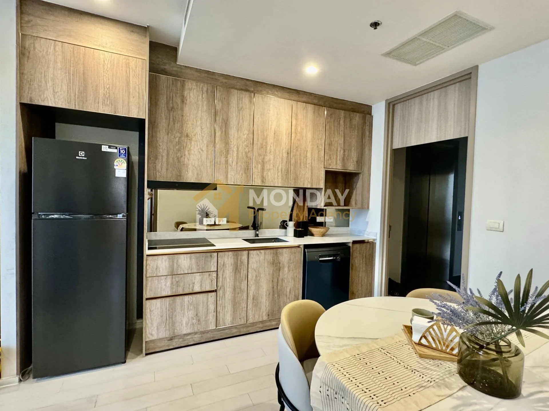 2 Bedroom condo in Noble Ploenchit
