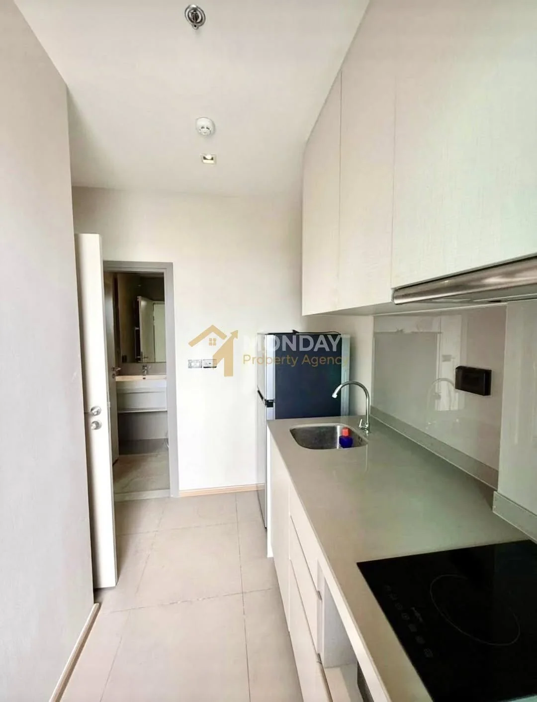 Studio condo in Whizdom Station Ratchada-Thapra