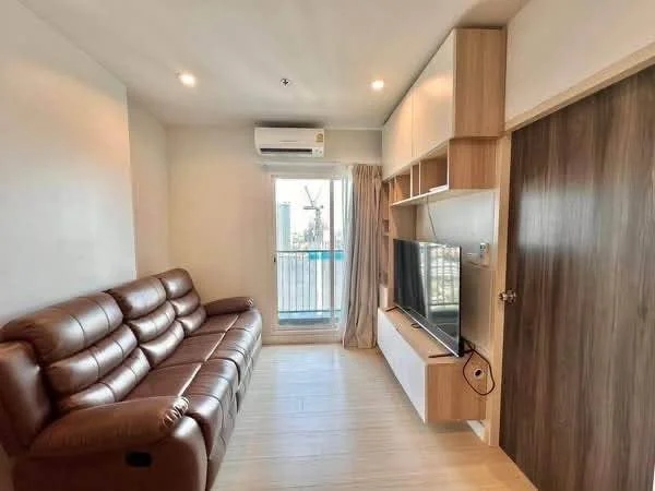 3 Bedroom condo in Metro Sky Wutthakat