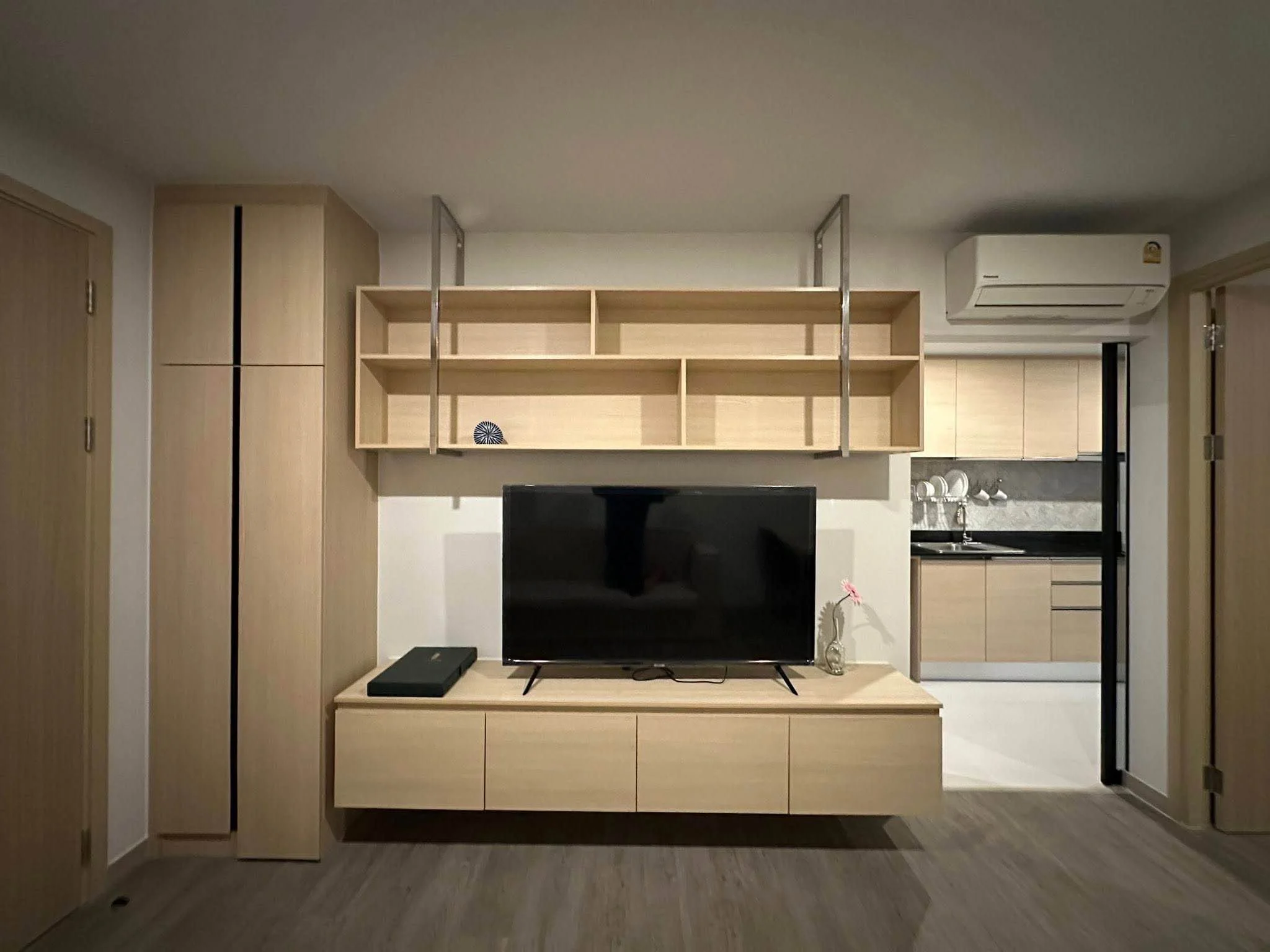 Studio condo in Supalai Park Ekkamai-Thonglor