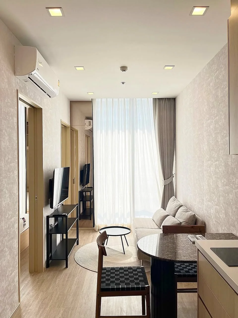 1 Bedroom condo in Noble State 39