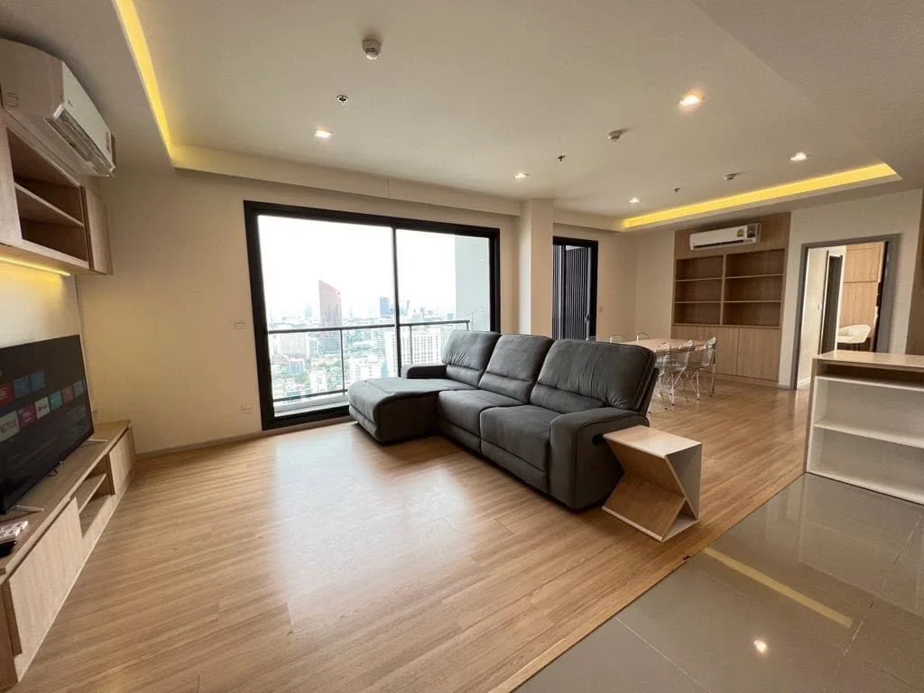 3 Bedroom condo in M Jatujak