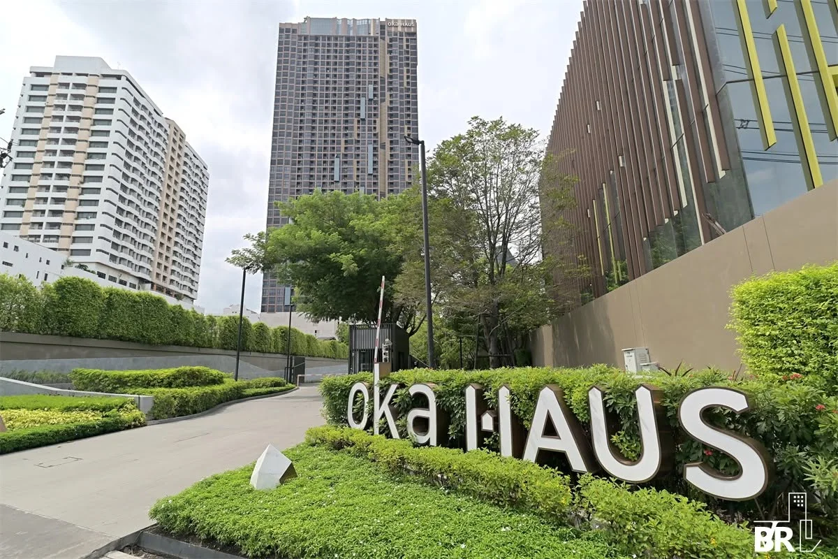 2 Bedroom condo in Oka Haus Sukhumvit 36