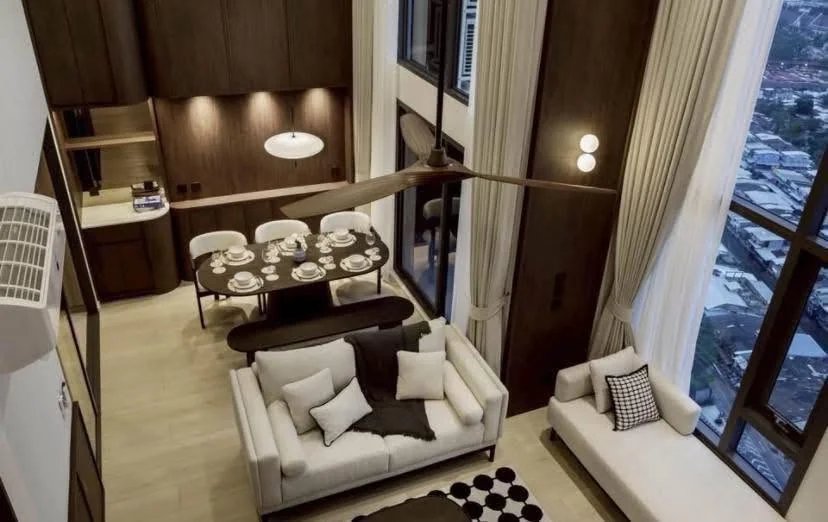 3 Bedroom condo in Life Rama 4-Asoke