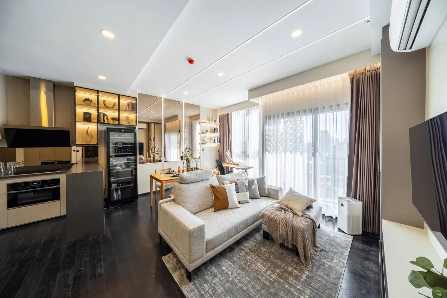 2 Bedroom condo in Park Origin Thonglor