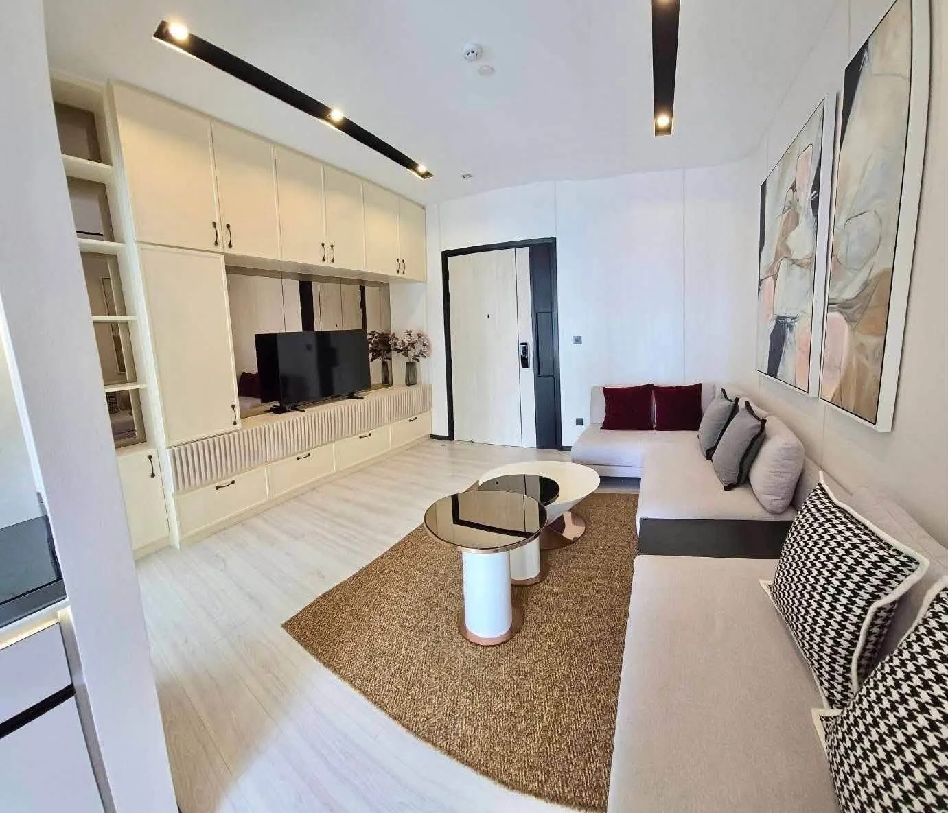 1 Bedroom condo in The Room Phaya Thai