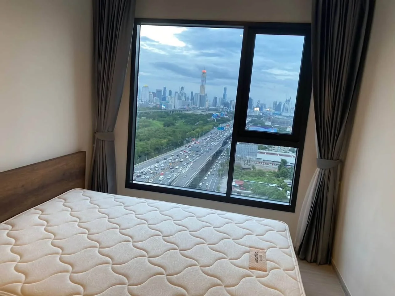 1 Bedroom condo in Life Asoke Hype