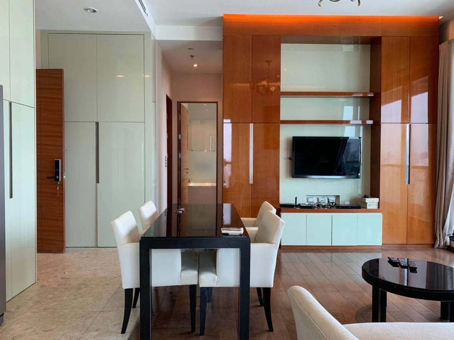 2 Bedroom condo in The Address Sukhumvit 28