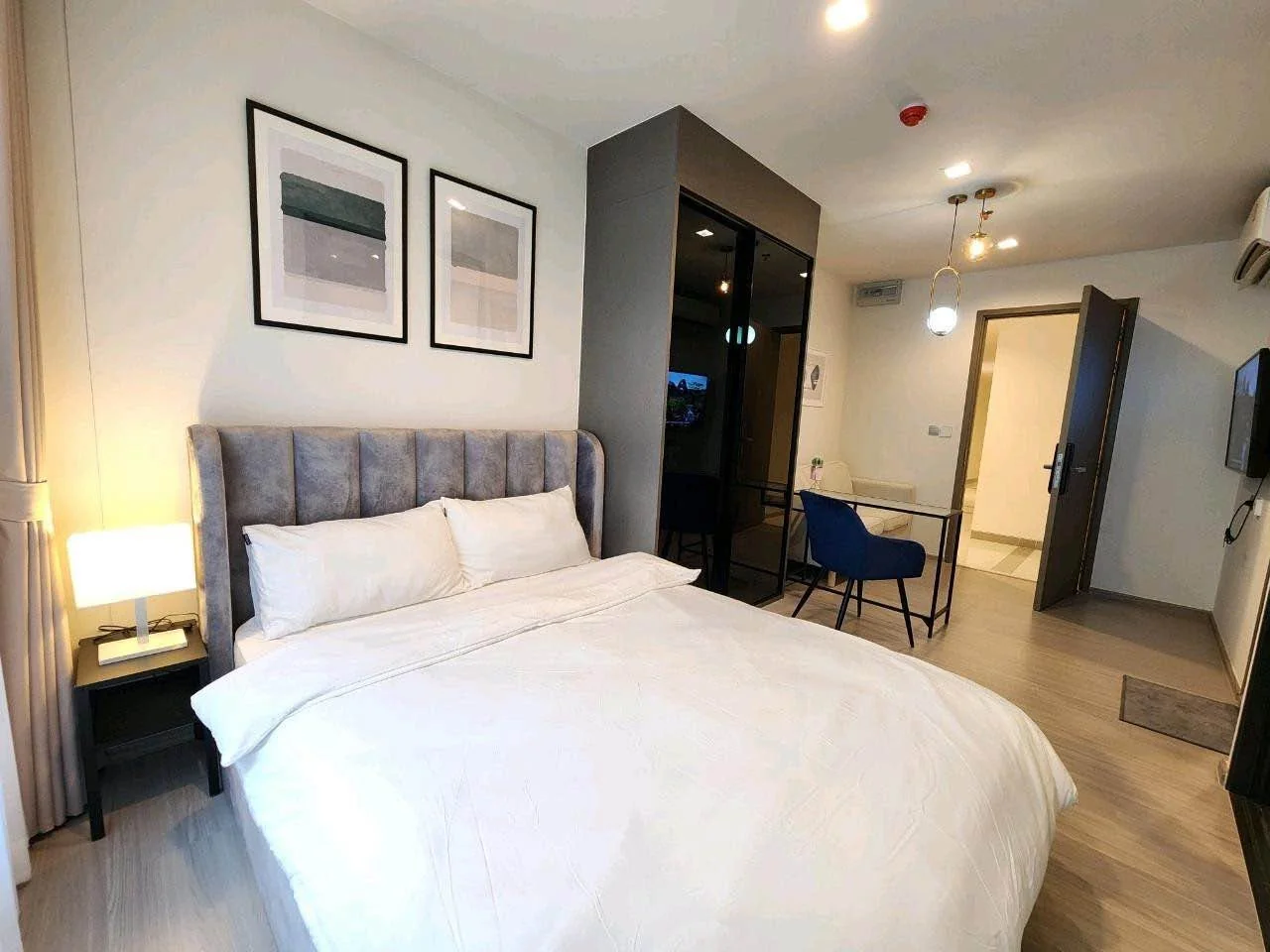 Studio condo in Life Asoke Hype