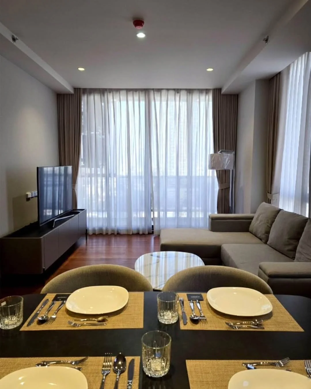 2 Bedroom condo in One Altitude Charoenkrung