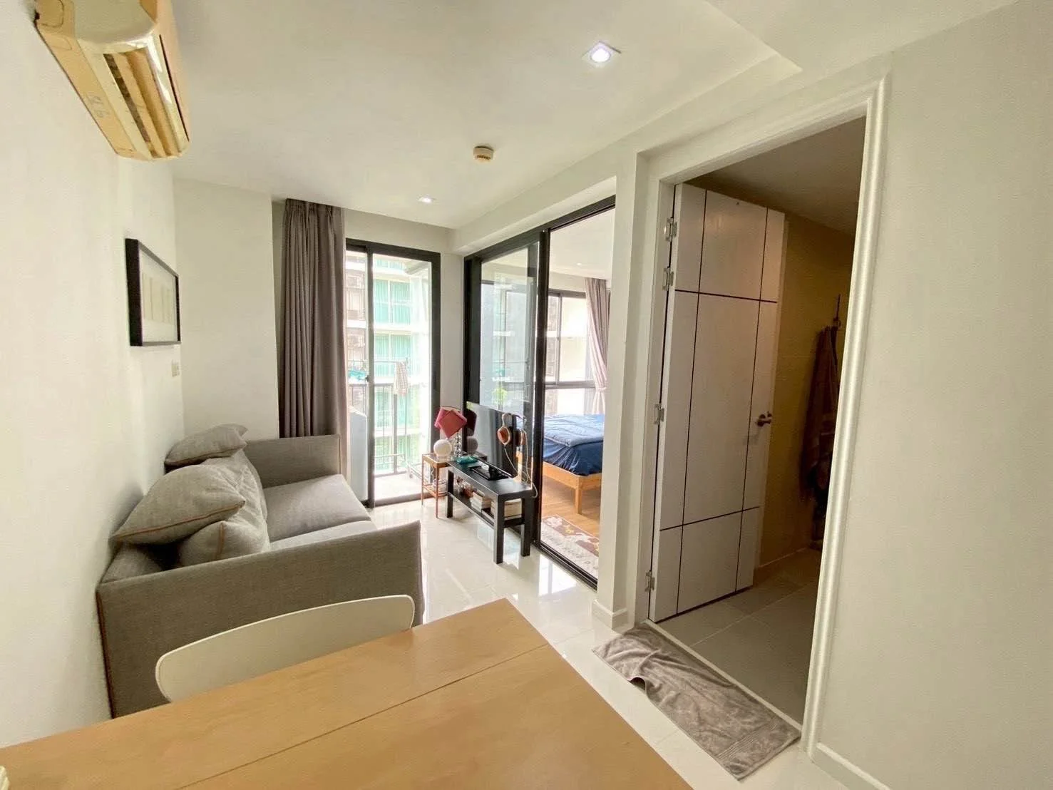 1 Bedroom condo in Socio Reference 61