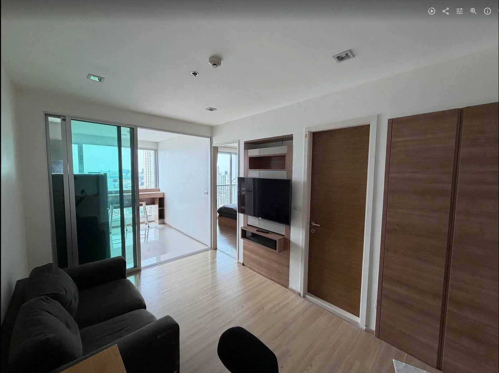 1 Bedroom condo in Rhythm Phahol-Ari