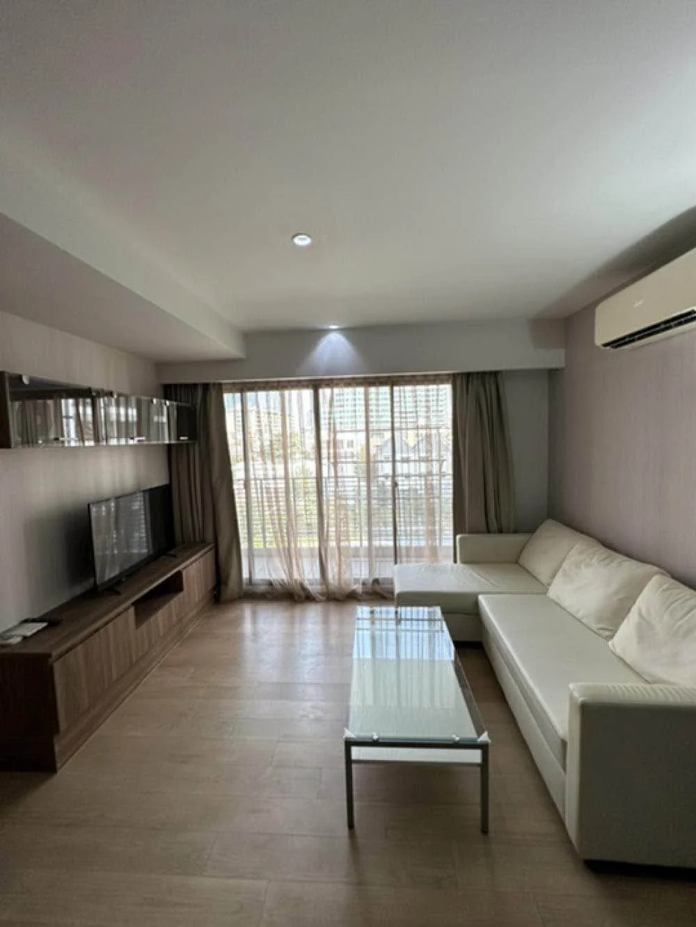 2 Bedroom condo in Runesu Thonglor 5