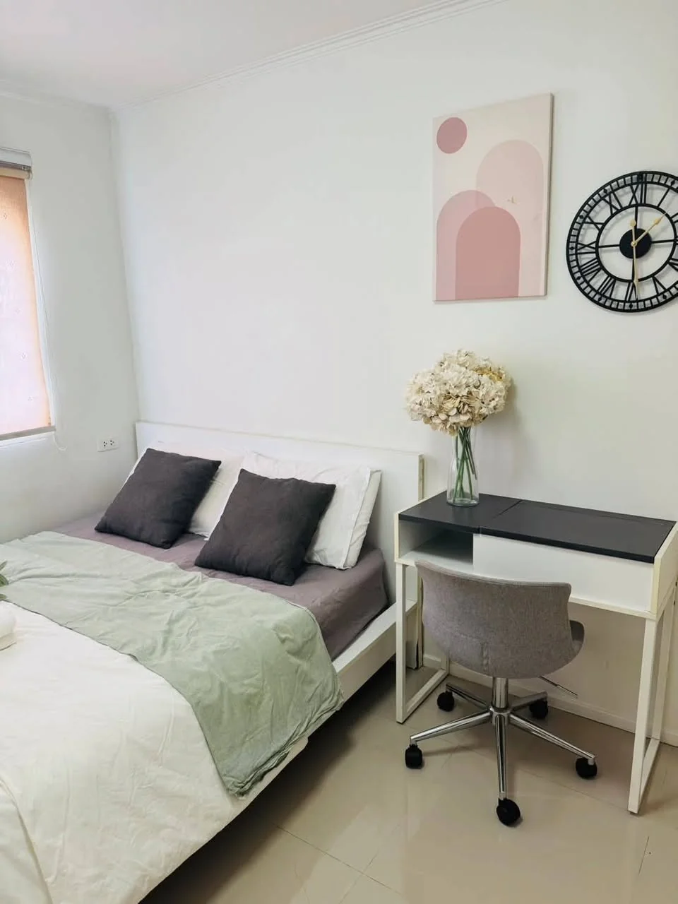 1 Bedroom condo in Notting Hill Bearing