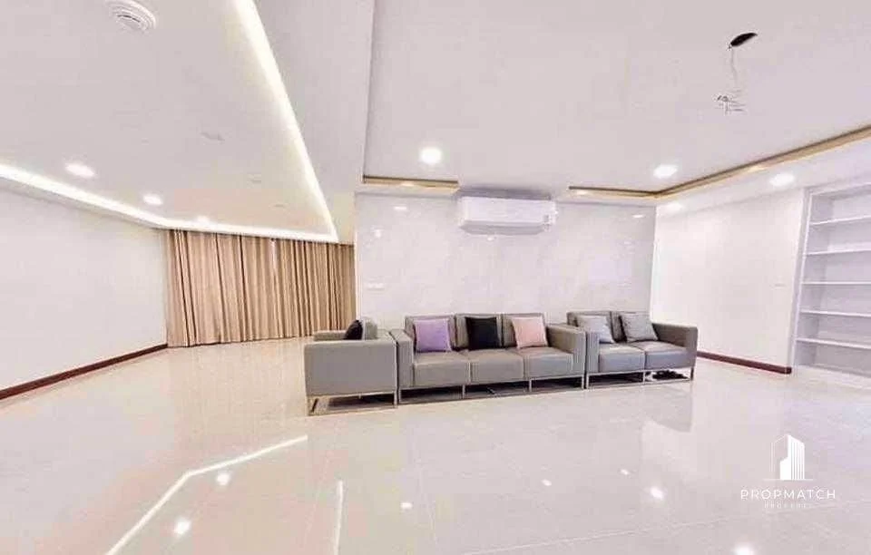 3 Bedroom condo in President Park Sukhumvit 24