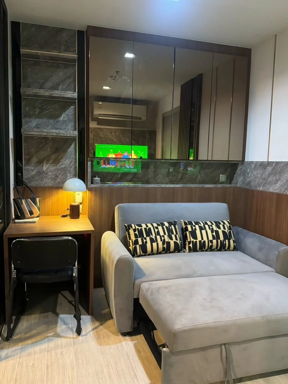 1 Bedroom condo in Life Asoke-Rama 9