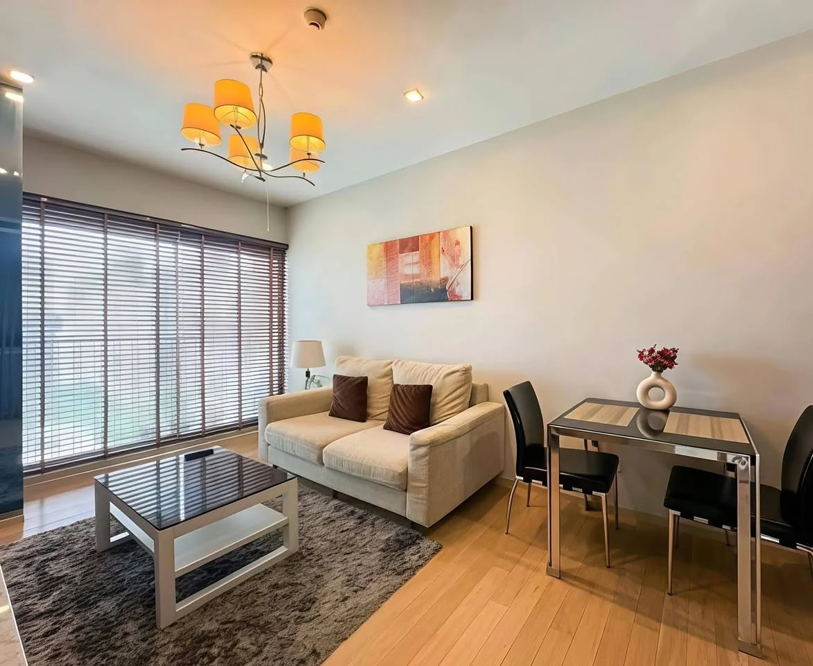 1 Bedroom condo in Noble Refine