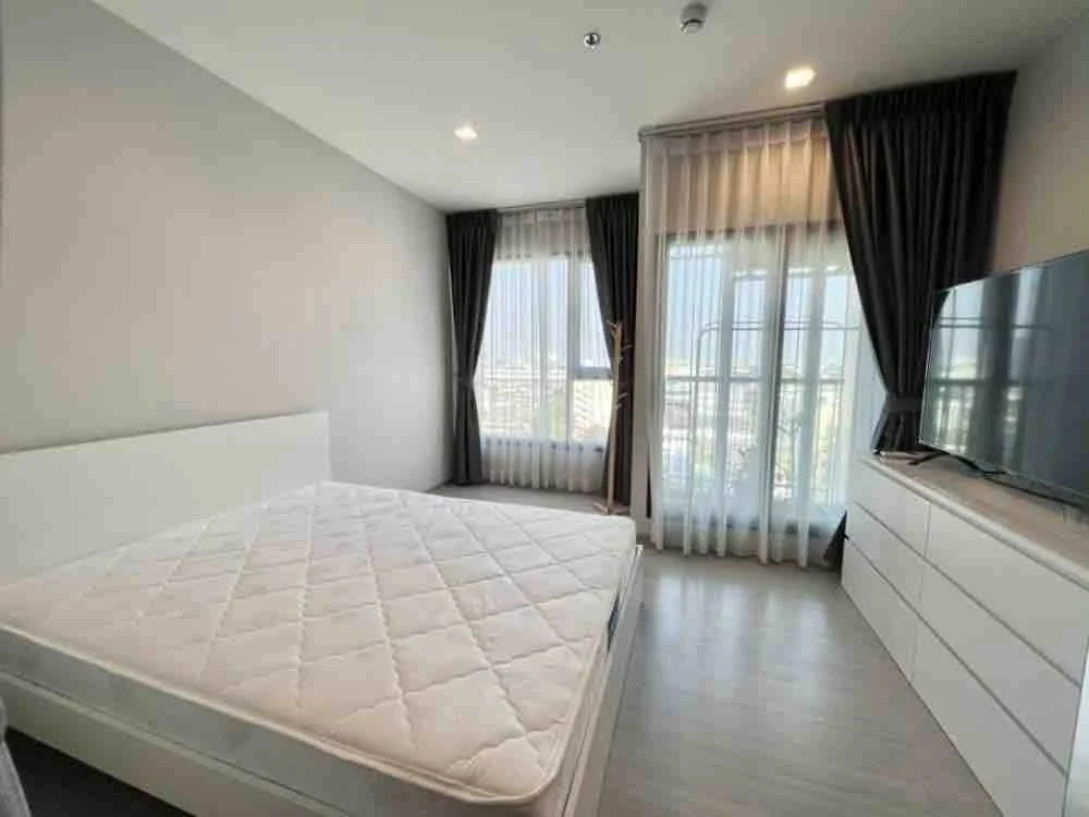 Studio condo in Life Sukhumvit 62