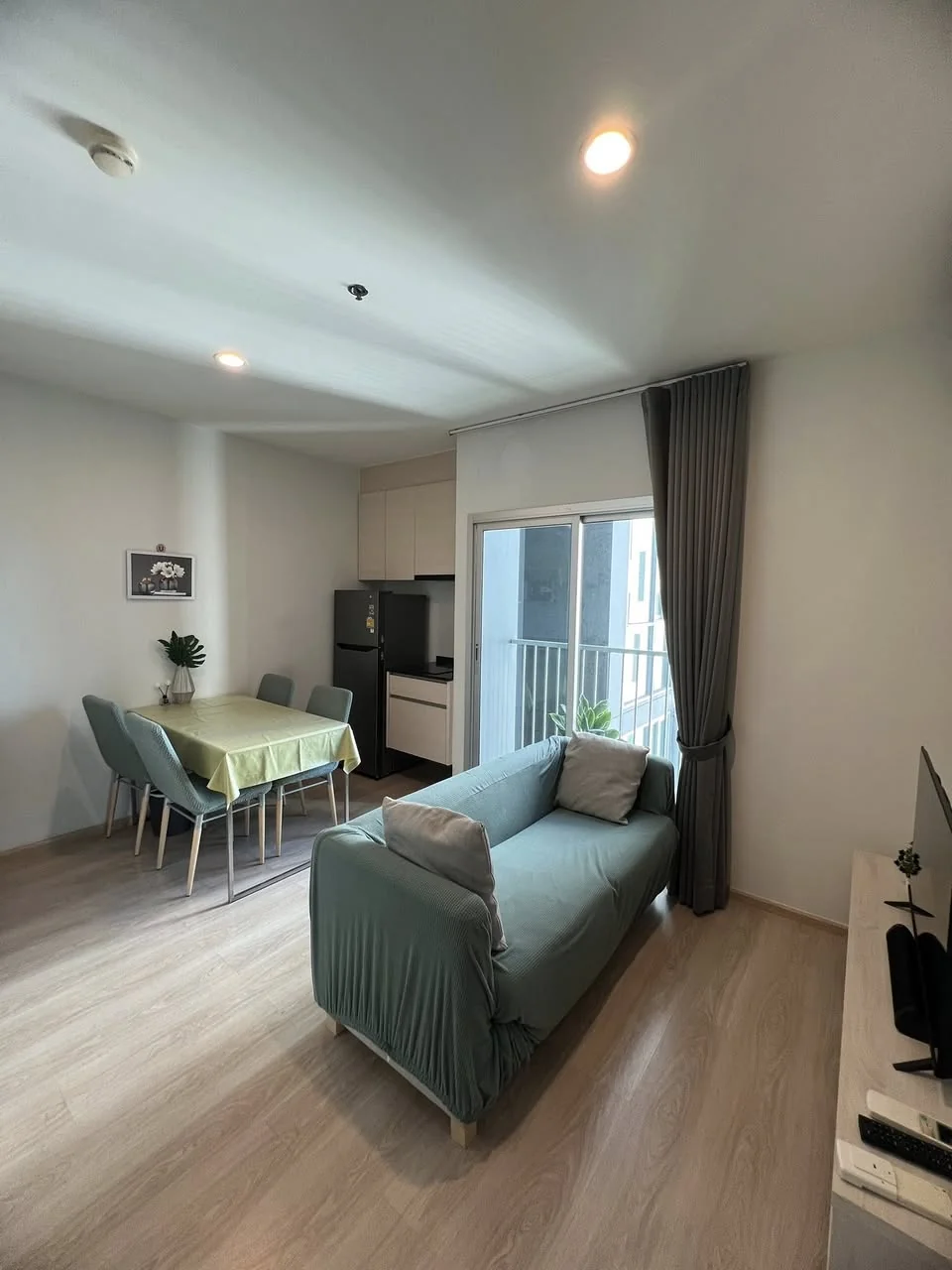 2 Bedroom condo in Noble Revolve Ratchada