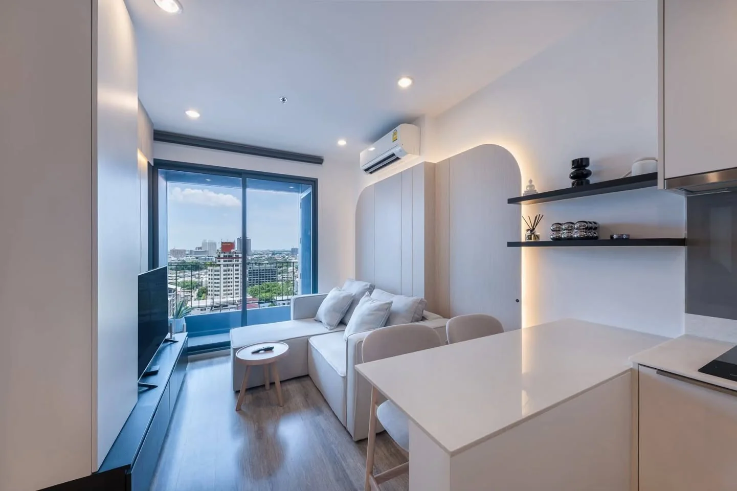 2 Bedroom condo in IDEO Mobi Sukhumvit 66