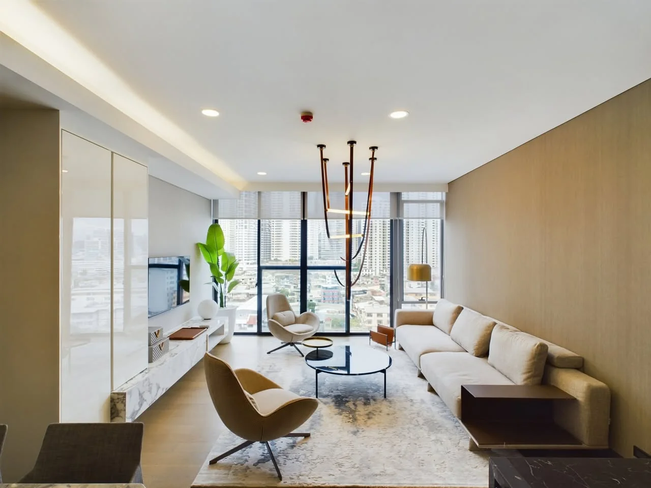 2 Bedroom condo in Siamese Exclusive Queens
