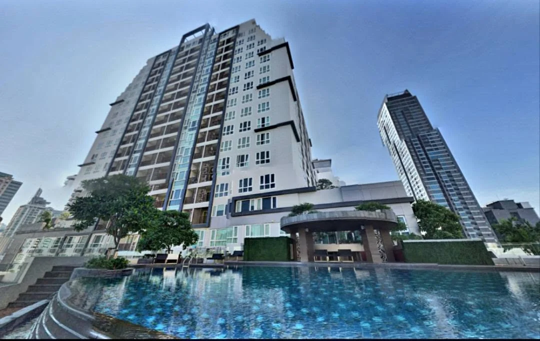 1 Bedroom condo in 15 Sukhumvit Residences
