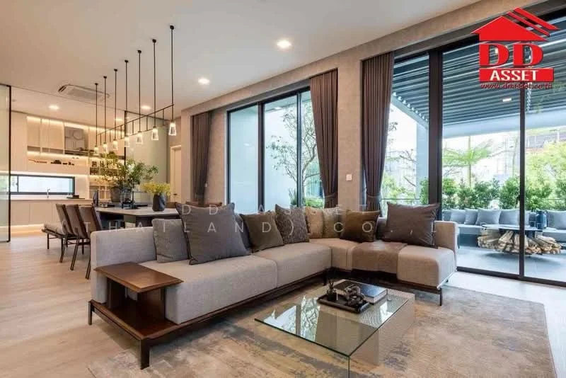4 Bedroom condo in VIVE Krungthep Kreetha