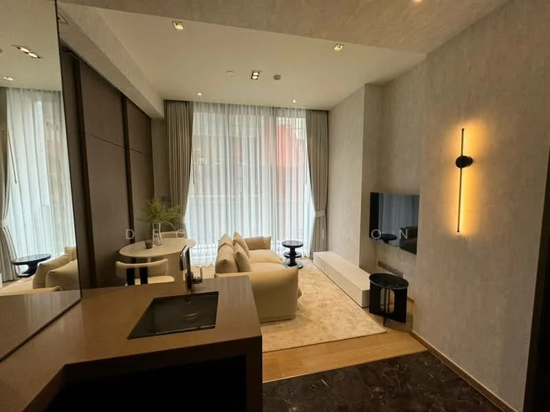 1 Bedroom condo in 28 Chidlom