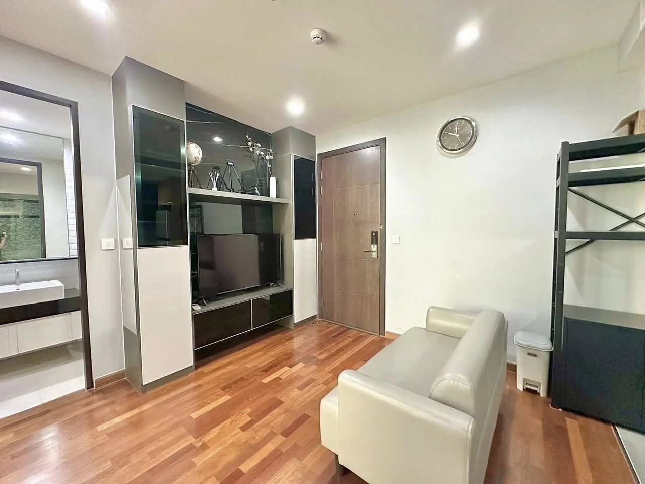 1 Bedroom condo in Wish Signature Midtown Siam