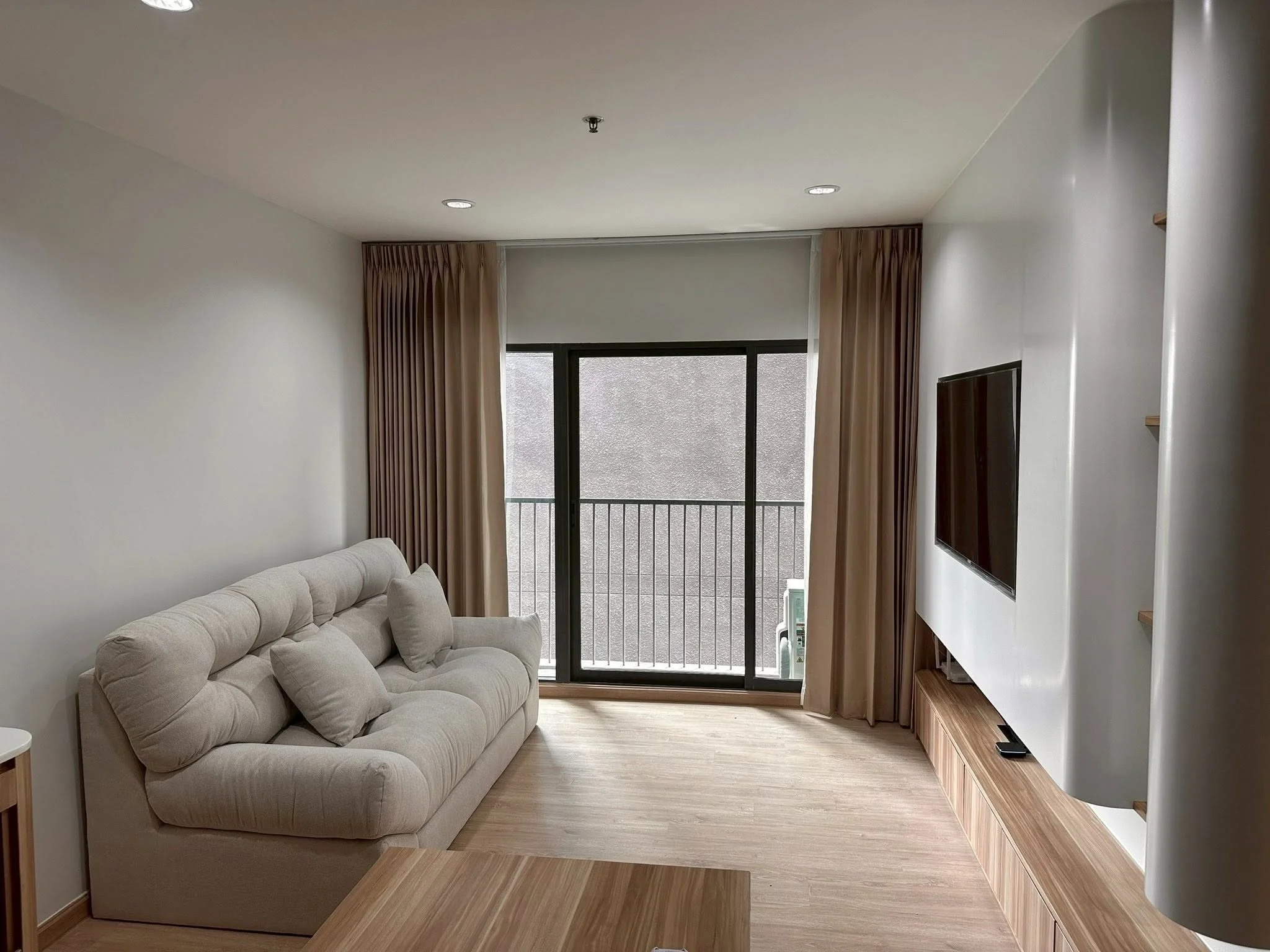 1 Bedroom condo in Noble Remix