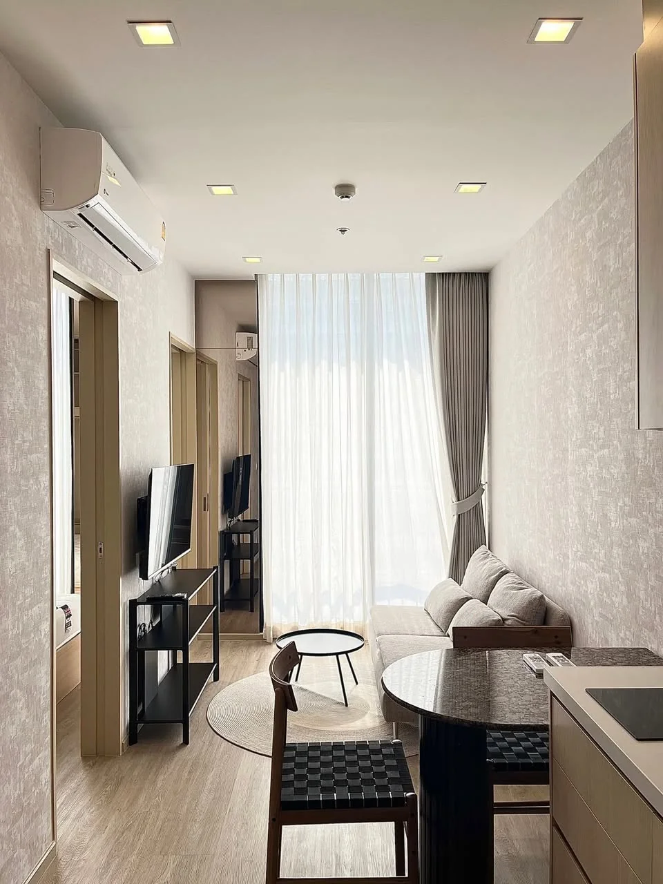 1 Bedroom condo in Noble State 39
