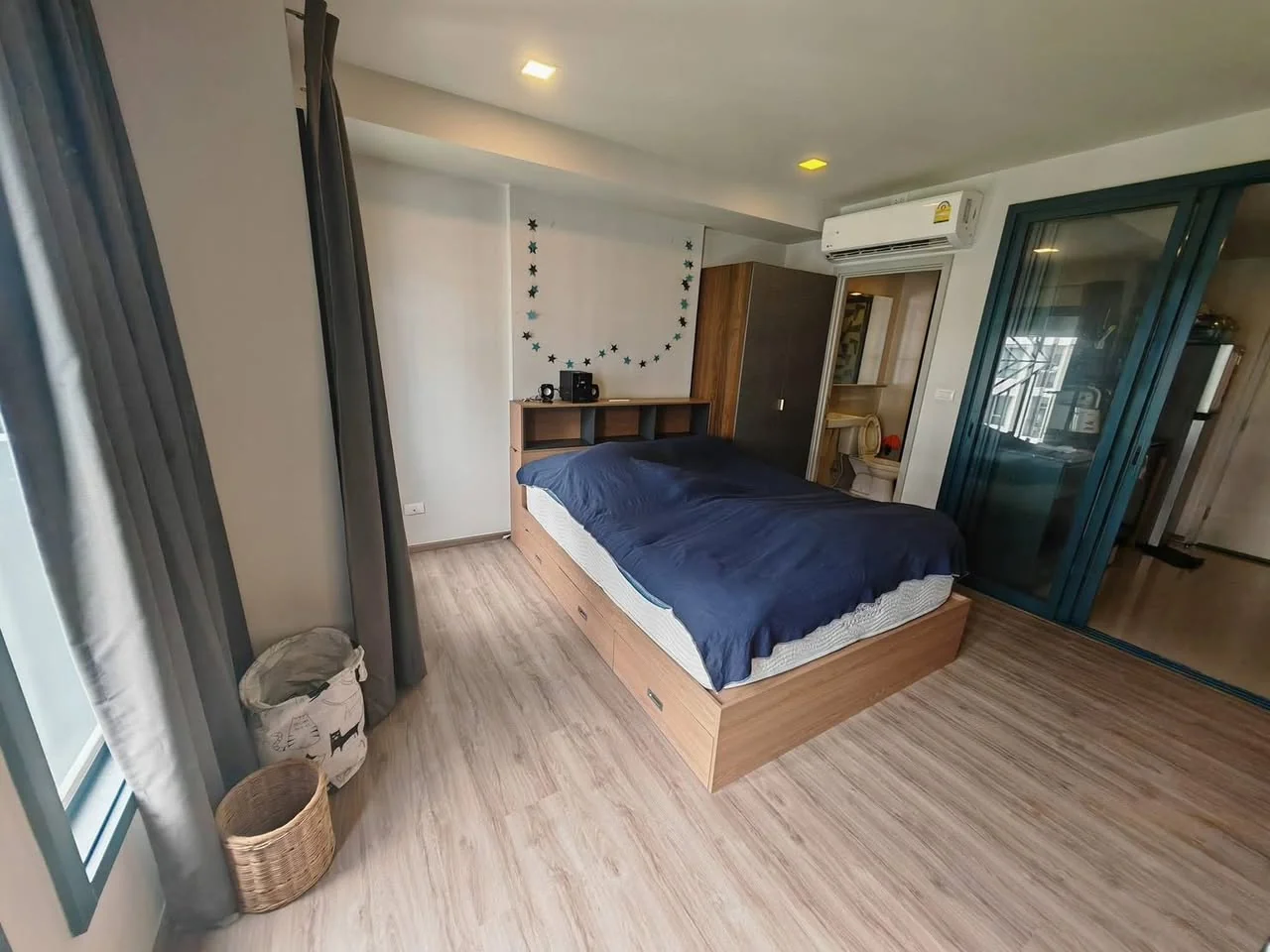 Studio condo in The Base Sukhumvit 50