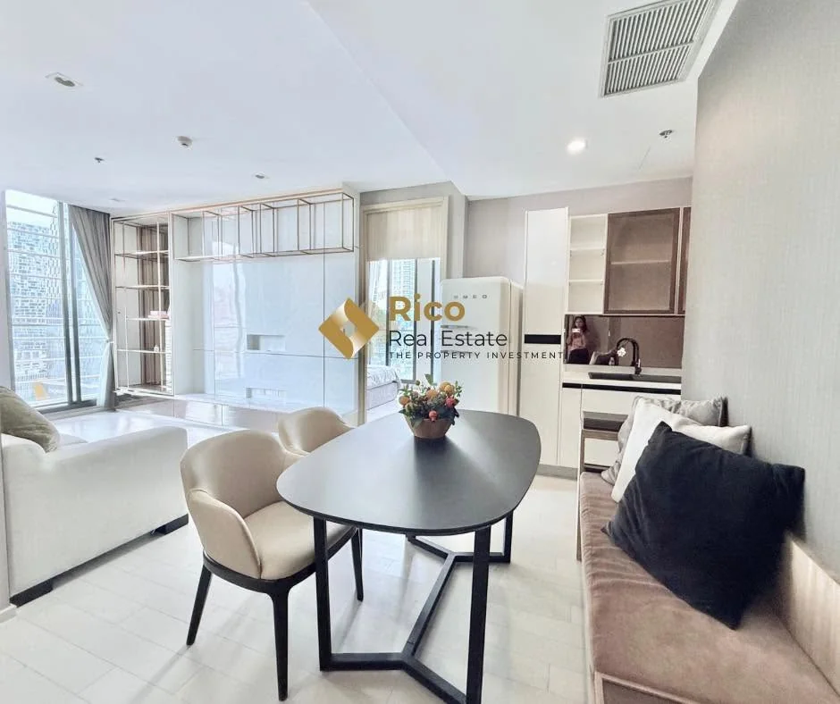 2 Bedroom condo in Noble Ploenchit