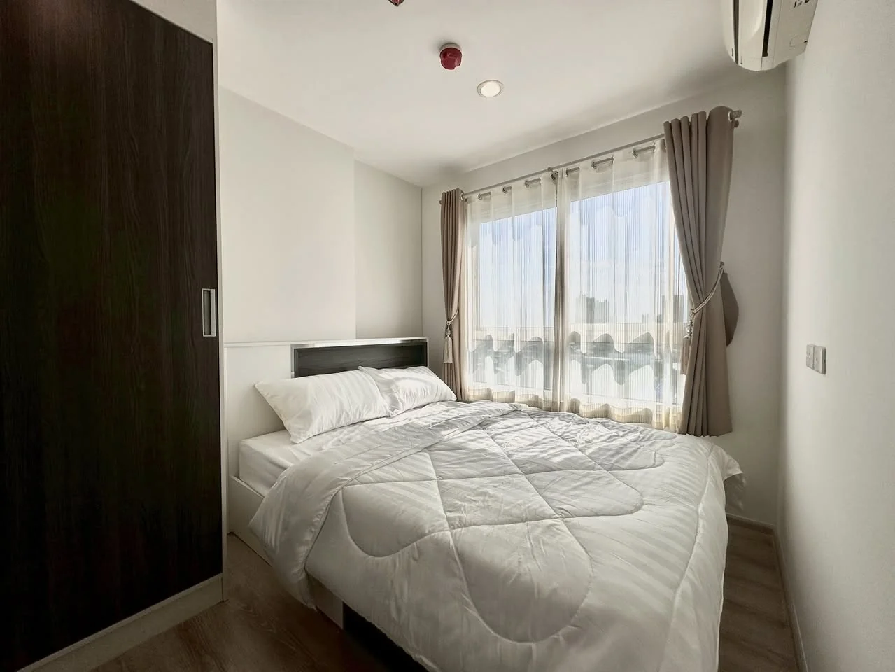 1 Bedroom condo in Chewathai Phetkasem 27