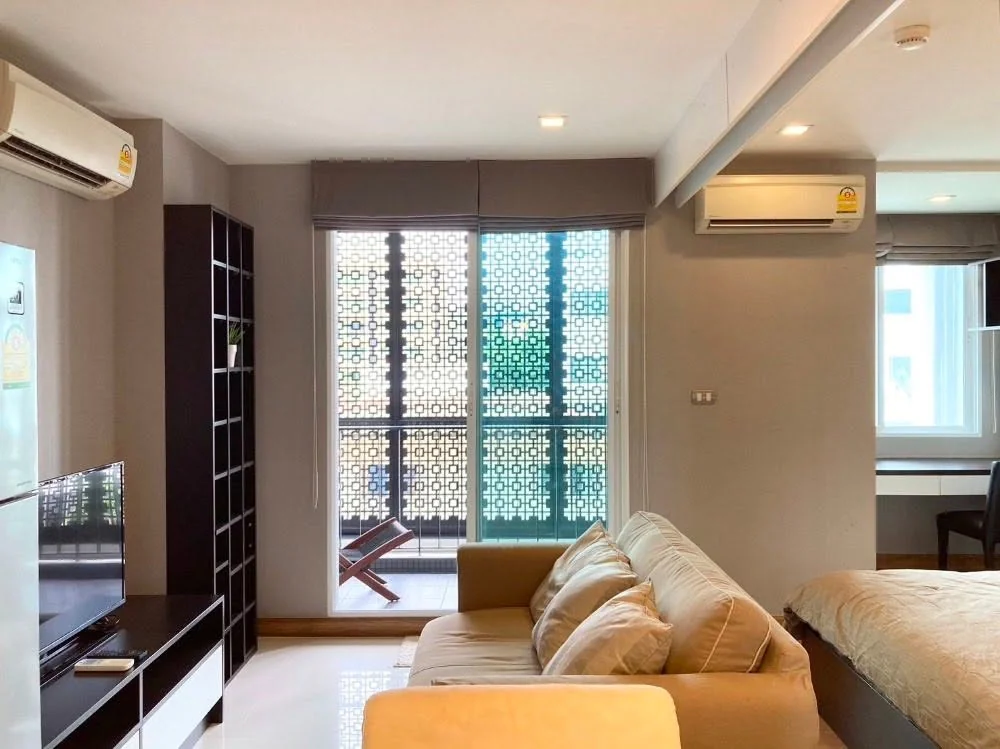 1 Bedroom condo in Tree Condo Ekamai