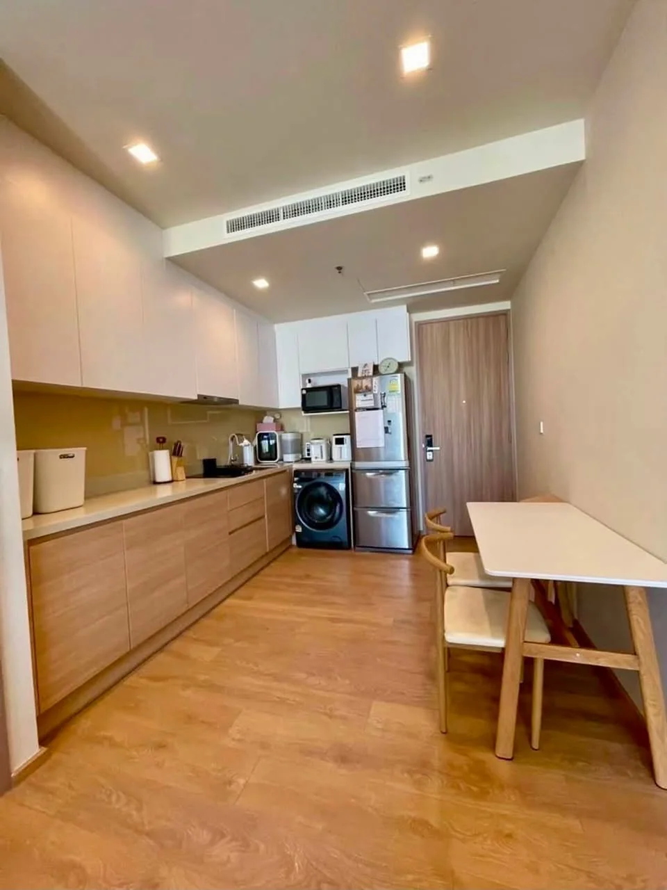 1 Bedroom condo in Noble Around Sukhumvit 33
