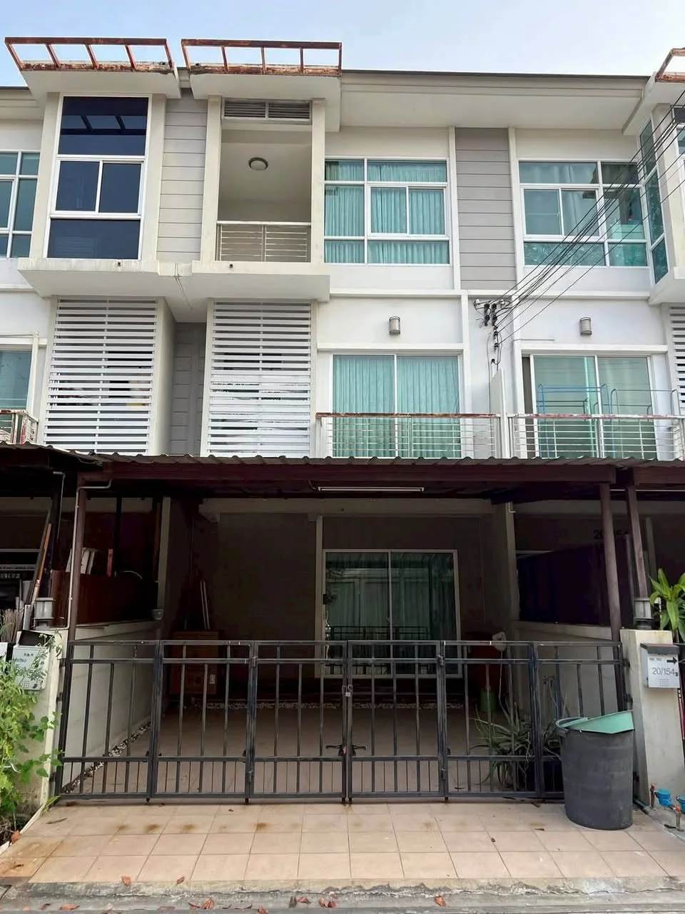 3 Bedroom condo in The Metro Rama 9