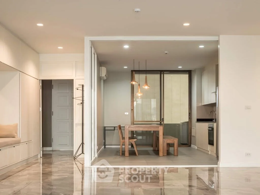 3 Bedroom condo in River House Condominium
