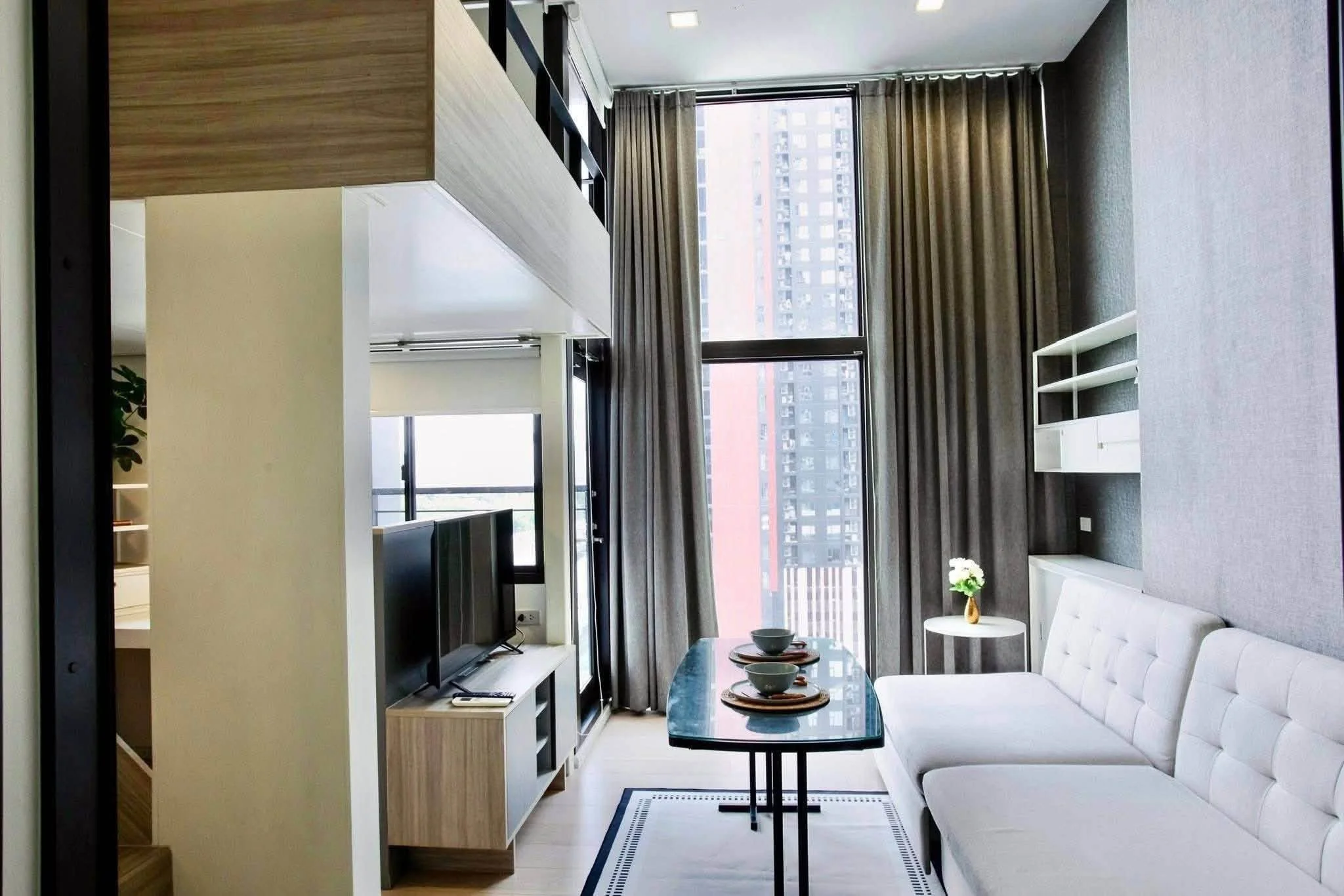 1 Bedroom condo in Chewathai Residence Asoke