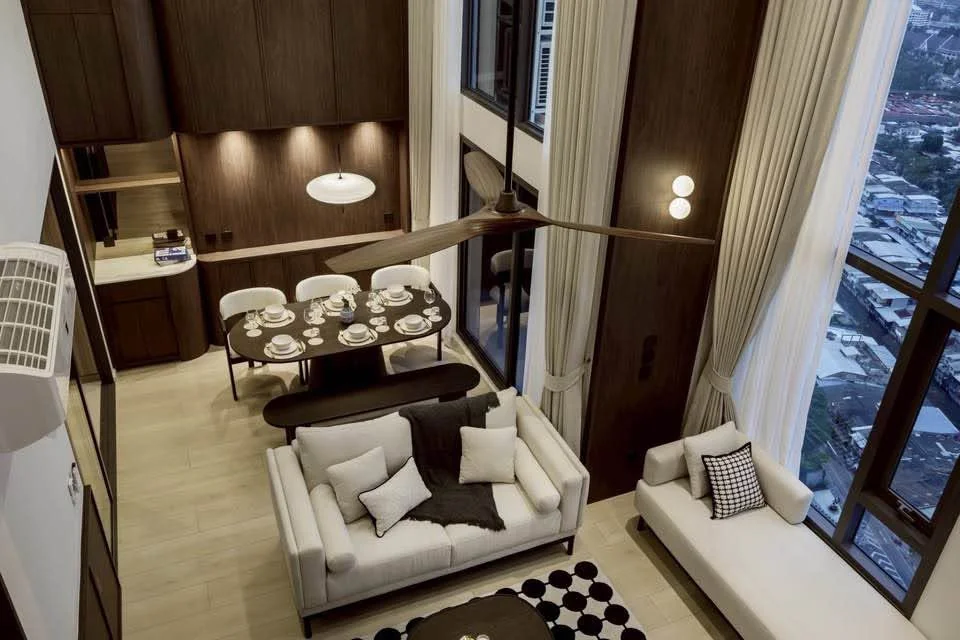 3 Bedroom condo in Life Rama 4-Asoke