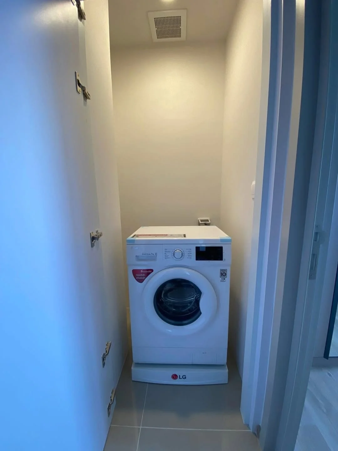 2 Bedroom condo in Oka Haus Sukhumvit 36