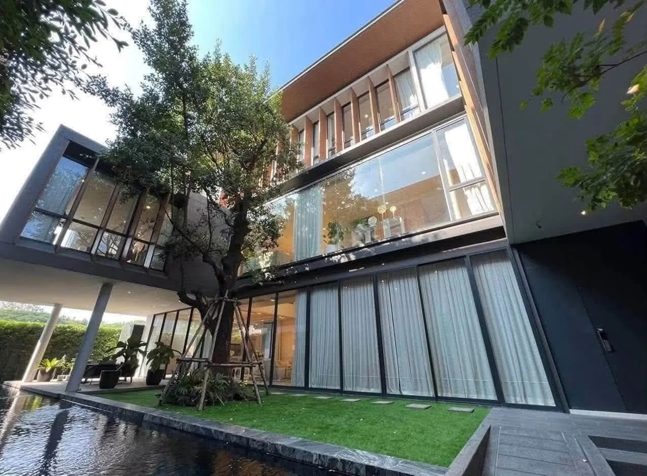 4 Bedroom condo in Issara Residence Rama 9