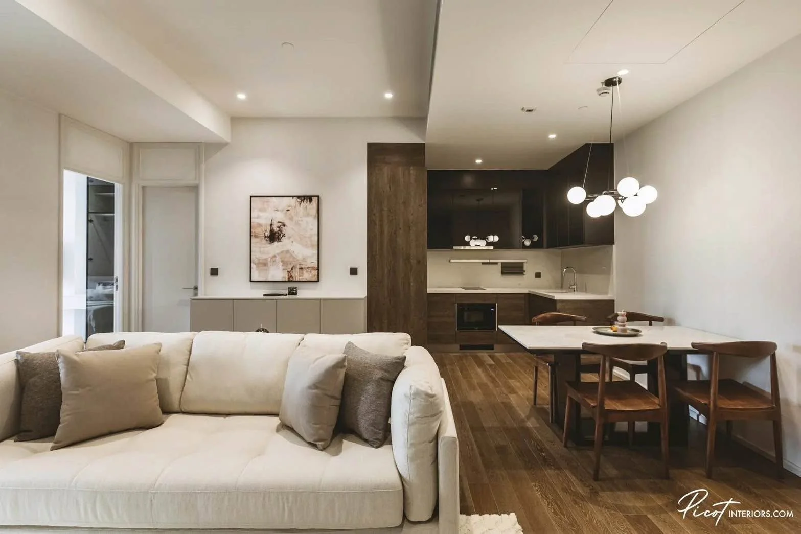 2 Bedroom condo in Muniq Langsuan