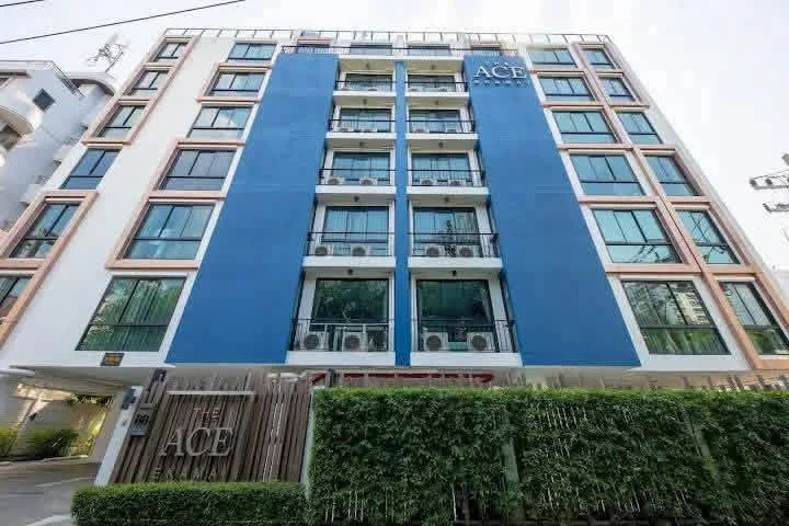 Studio condo in The Ace Ekamai