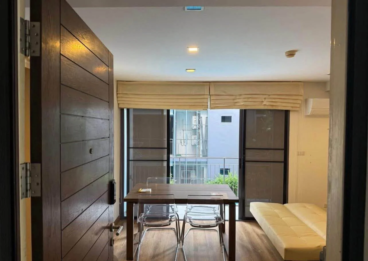 2 Bedroom condo in Prom Phaholyothin 2