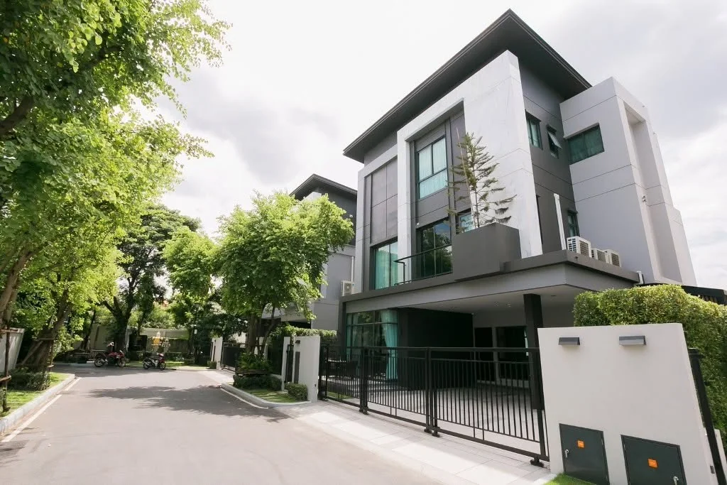 3 Bedroom condo in The Gentry Ekamai-Ladprao