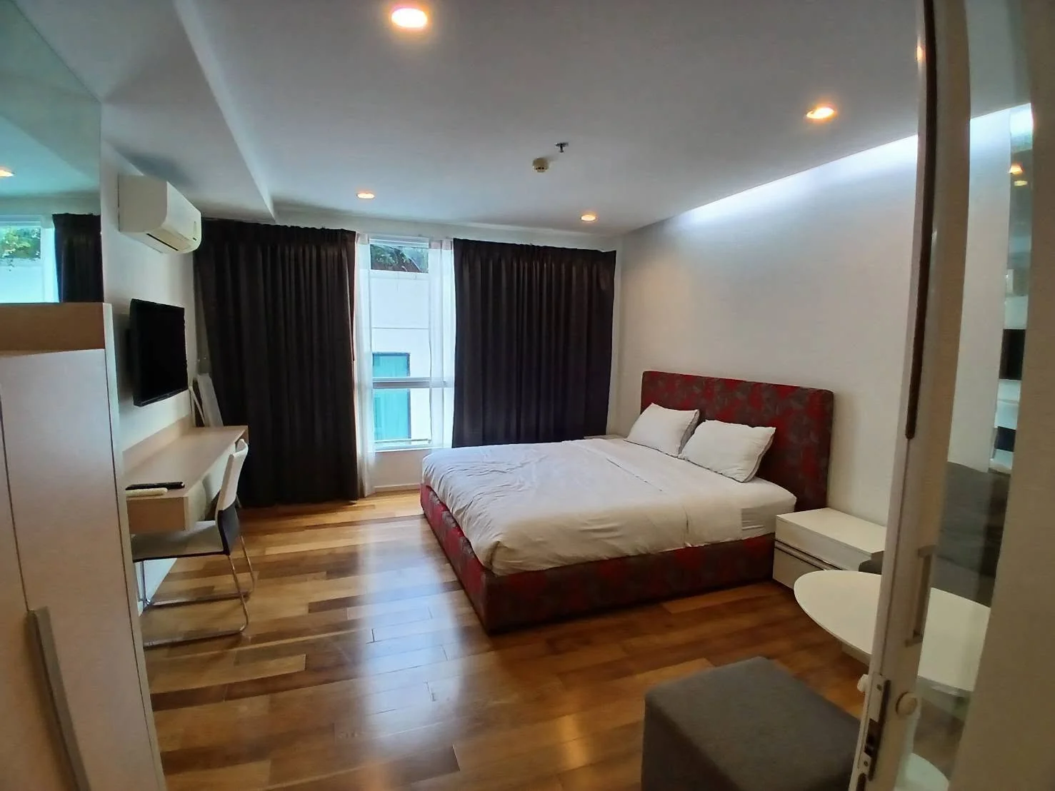 1 Bedroom condo in 15 Sukhumvit Residences