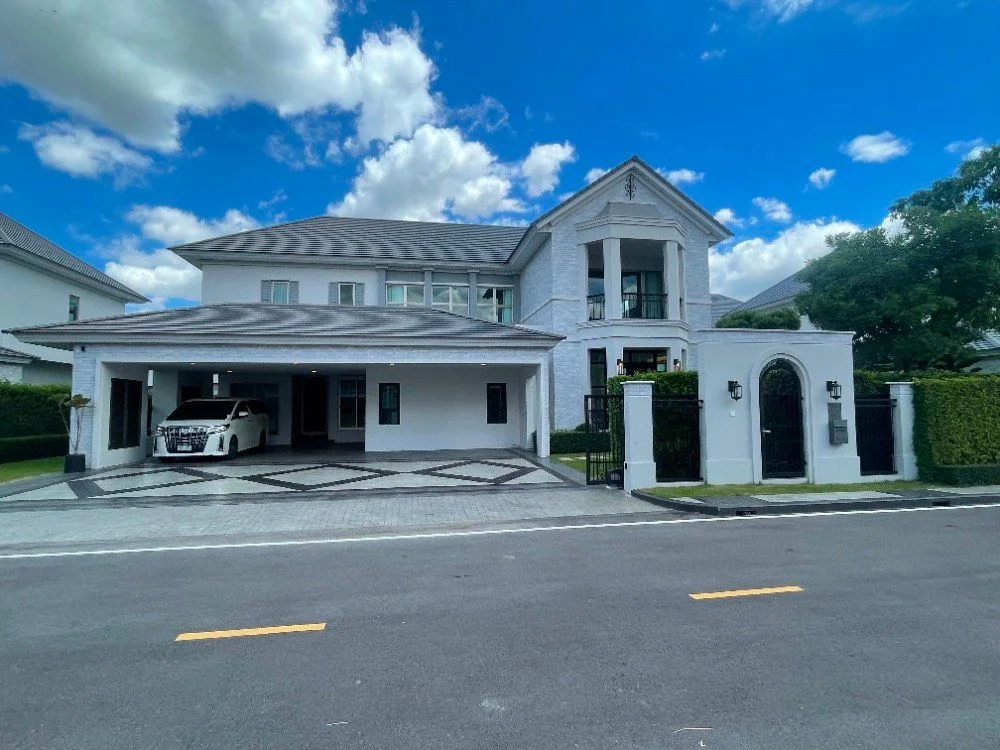 4 Bedroom condo in Perfect Place Rama 9-Krungthep Kreetha