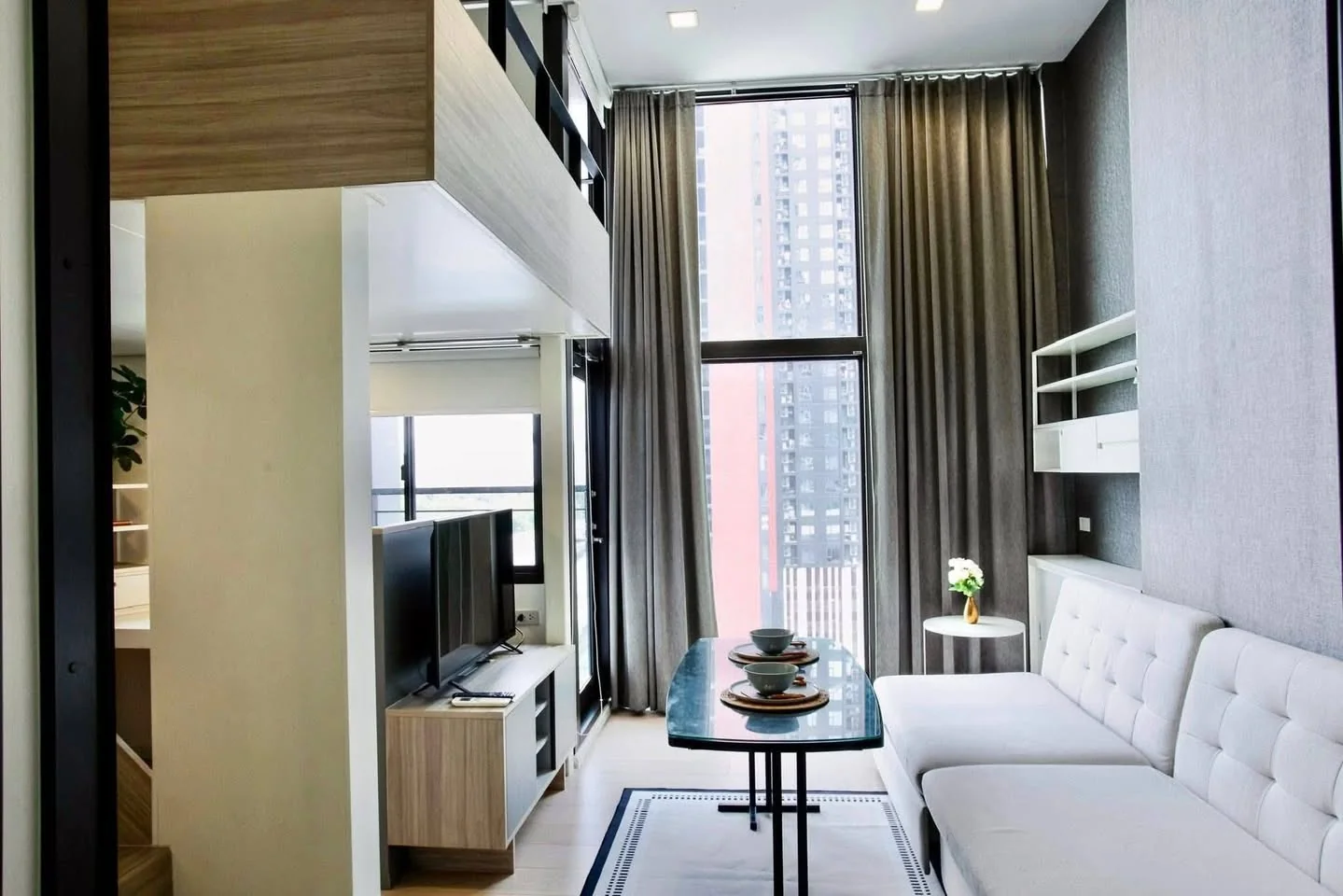 1 Bedroom condo in Chewathai Residence Asoke