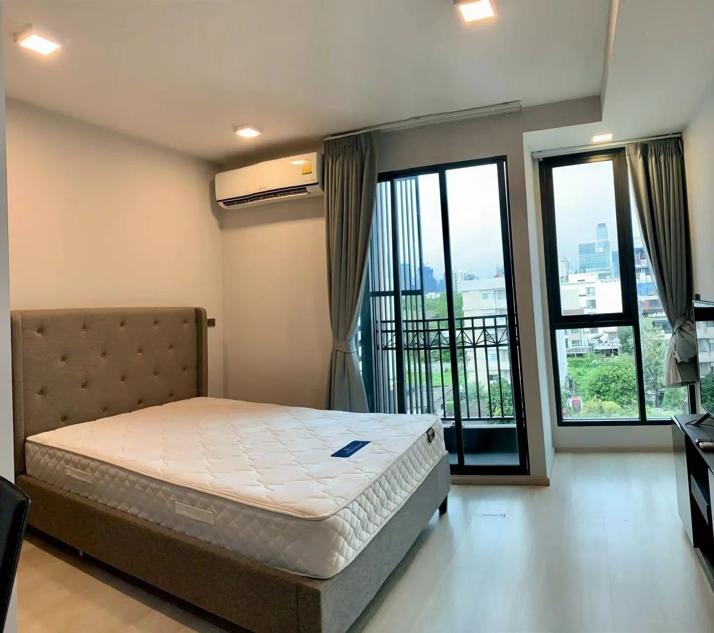 Studio condo in Venio Sukhumvit 10
